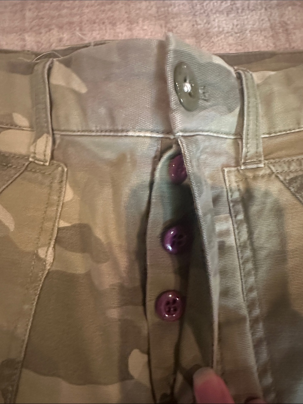 Anthropologie Pilcro Women’s Camo Cargo Pants with subtle barrel leg - Picture 4 of 7